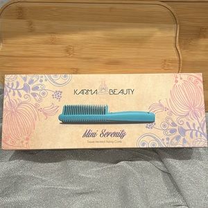 Karma Beauty Mini Serenity travel heated comb
